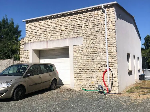 Local 1 pièce 80 m² 