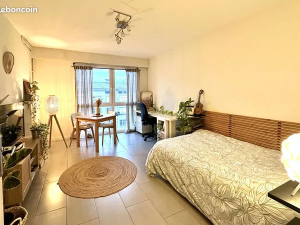 Studio 1 pièce 25 m² 