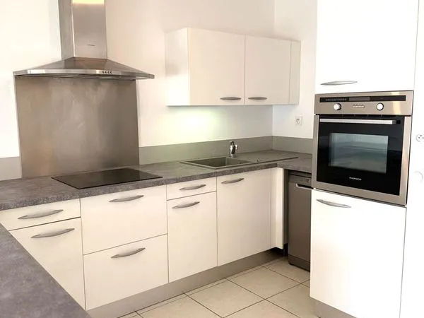 Location appartement Marseille 8e 