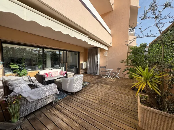 Hyères- Appartement T3 - 72m² - Garage - Terrasse 35 m² 
