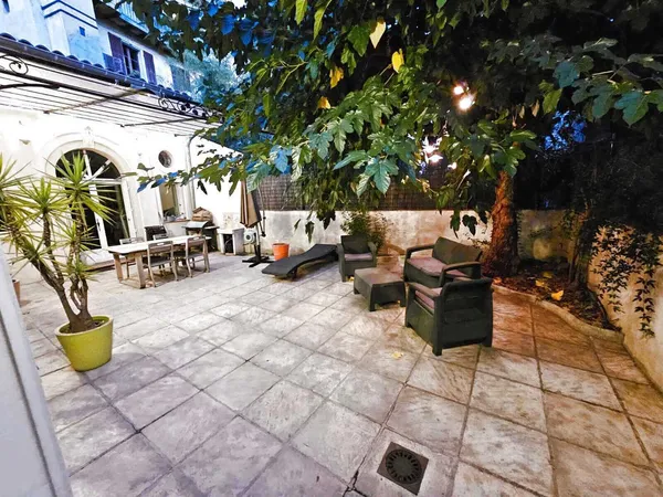 2 chambres au RdCh et une grande terrasse 