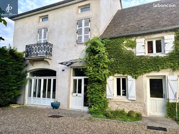 Propriété 1 pièce 300 m² 
