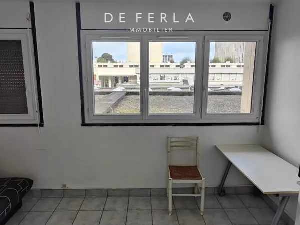 Studio- MEUDON LA FORET 