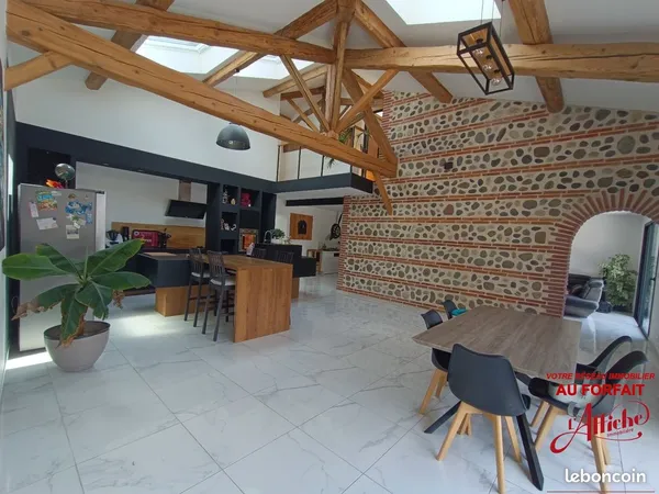 Propriété 6 pièces 213 m² 