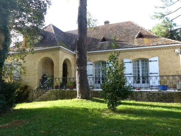 MAISON D'EXCEPTION : CHARME, VOLUMES ET PLAGE 
