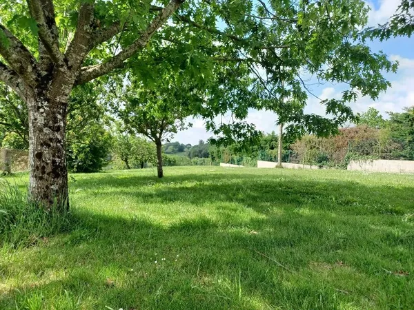 Terrain constructible 1033 m² 