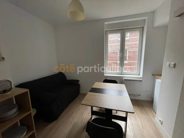 Studio 1 pièce 12 m² 