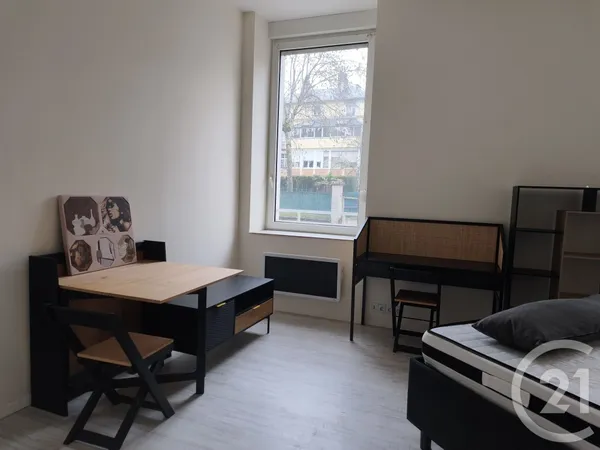 Studio 1 pièce 28 m² 