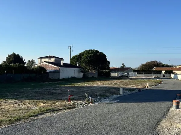 Terrain 300 m² 