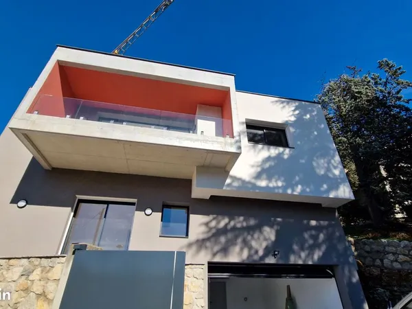 Villa 6 pièces 200 m² 