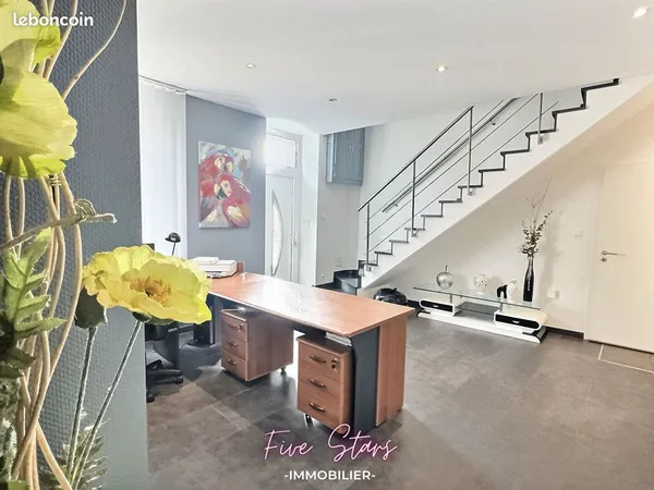 Maison 8 pièces 372 m² 