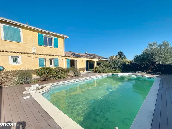Maison T6 avec double garage et piscine sur parcelle de 1000m2 / LABARTHE SUR LEZE 
