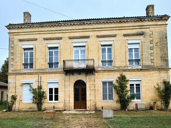 Propriété 8 pièces 359 m² 