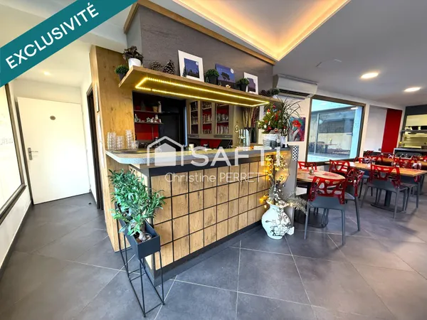 Bar restaurant Murs et fonds à côté de la Gare 