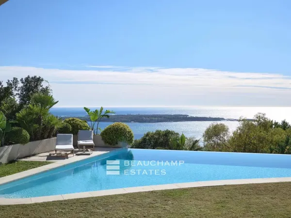 Villa contemporaine avec vue mer panoramique 