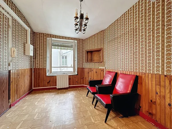 Vends appartement de 38m² à rénover entièrement en dernier étage quartier Saint Louis à 