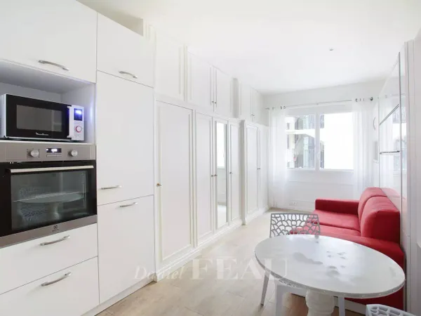 Studio 1 pièce 25 m² 