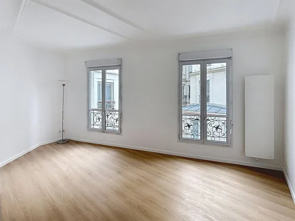 PARIS 15 - STUDIO EN PRAFAIT ÉTAT MÉTRO PASTEUR 