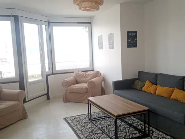 Propose colocation appartement 106m² très proche Lyon 8ème - Trois chambres dispo 