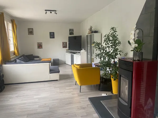 Très belle maison avec 4 chambres, un garage et terrain sur Saint Hostien 