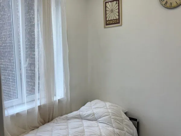 Loue chambre meublée 