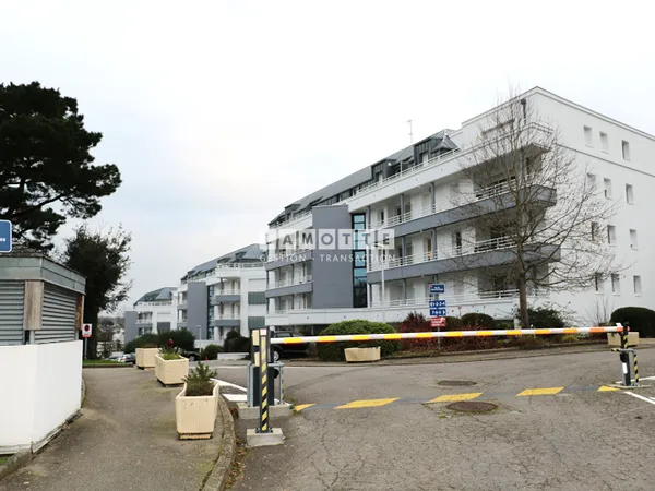 APPARTEMENT TYPE 2 + GARAGE EN SOUS SOL - RESIDENCE DE STANDING AVEC ASCENSEUR - BALCON - LIBRE 