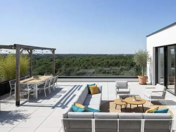 DUPLEX 5 PIECES EN DERNIER ETAGE AVEC TERRASSE DE 86M2 ! 
