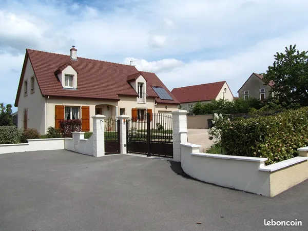 Propriété 7 pièces 174 m² 