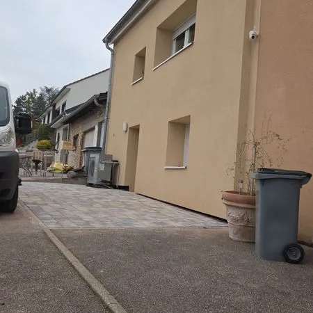 ​🏡 Annonce Location : Magnifique Maison Entièrement Rénovée (140 m²) 