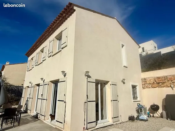 Propriété 4 pièces 107 m² 