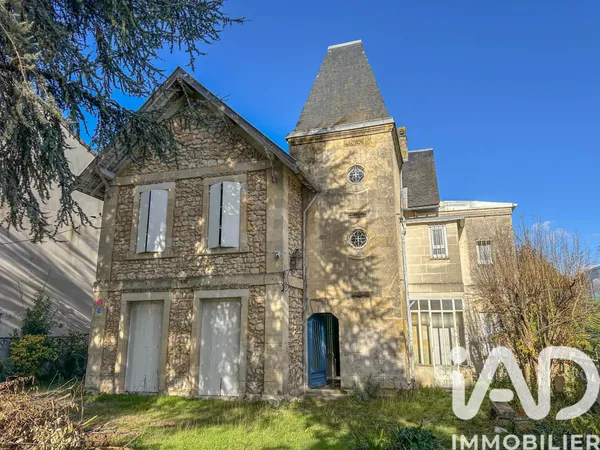 Maison 12 pièces 270 m² 