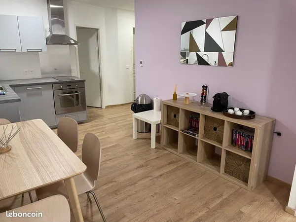 Appartement t3, 2 grandes chambres hyper centre secteur Place Grenette 