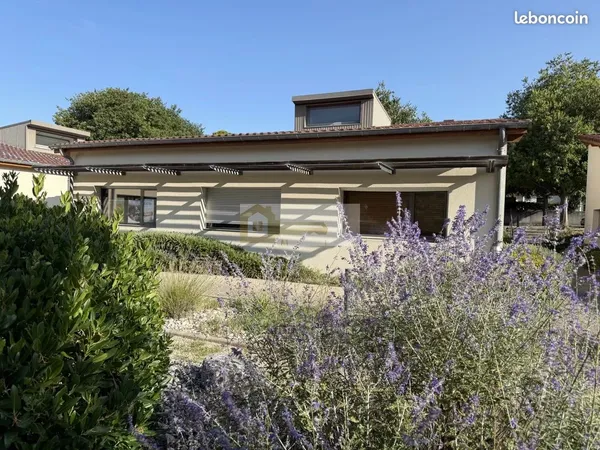Local 205 m² Sauzet 