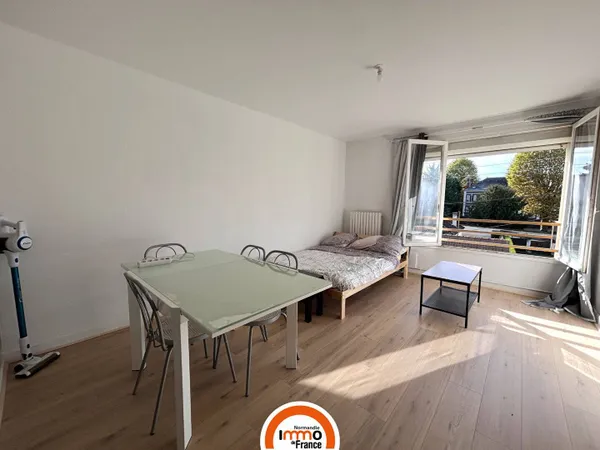 Studio 1 pièce 30 m² 