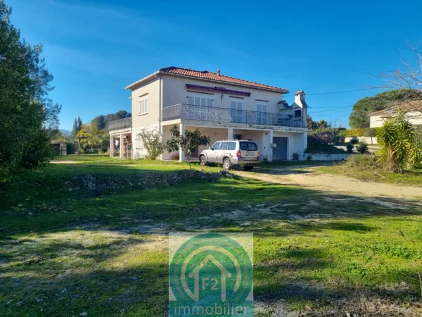 Maison 8 pièces 172 m² 