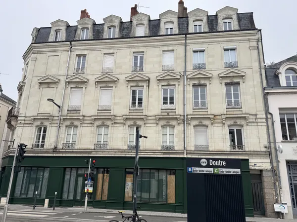 ANGERS DOUTRE APPARTEMENT 2 PIECES de 48 m2 