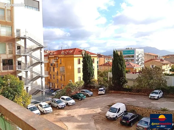 Studio 1 pièce 21 m² 