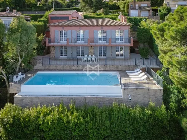 Théoule-sur-Mer - Villa de standing avec vue mer panoramique - C 
