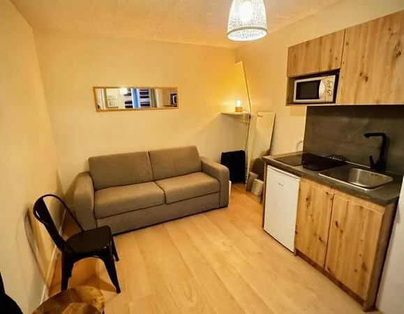 Studio 1 pièce 12 m² 