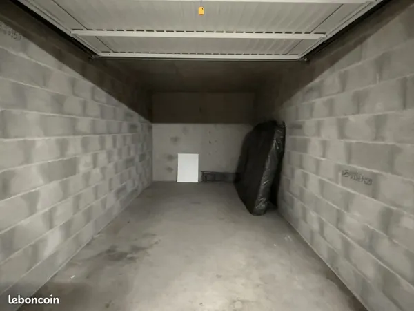 Parking/box 14 m² Échirolles 