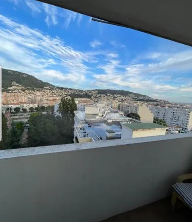 2 Pièces de 50m2 avec place de parking et cave 