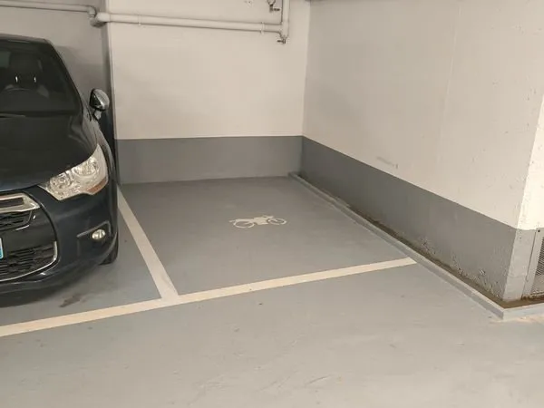 Place de parking moto