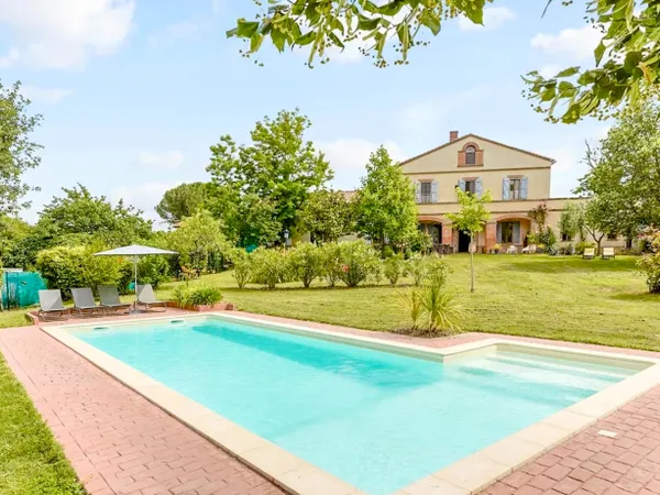 HAUTE-GARONNE - près de Toulouse - Manoir du XVIIe siècle avec maison d'amis, piscine et potentiel 