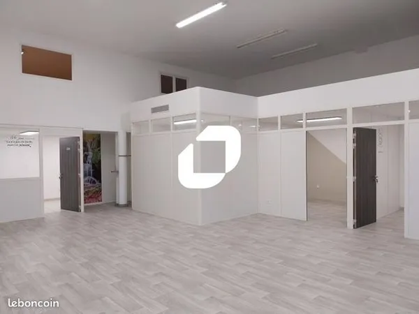 Local commercial 285 m² 
