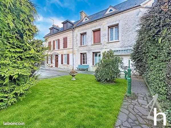 Maison 8 pièces 176 m² 