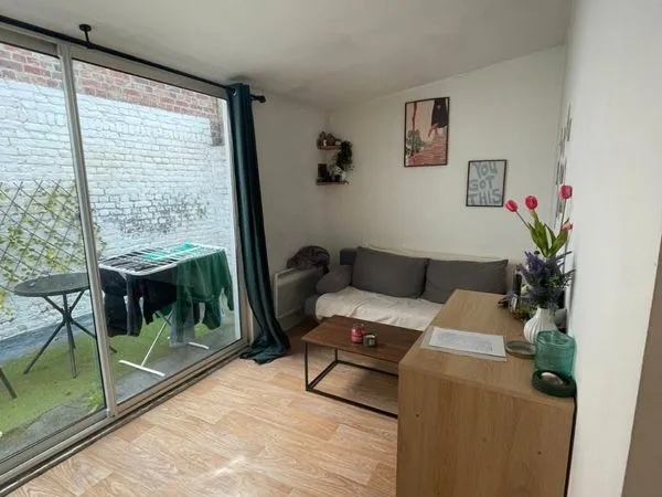 Studio meublé avec terrasse cuisine en commun maison Wazemmes 