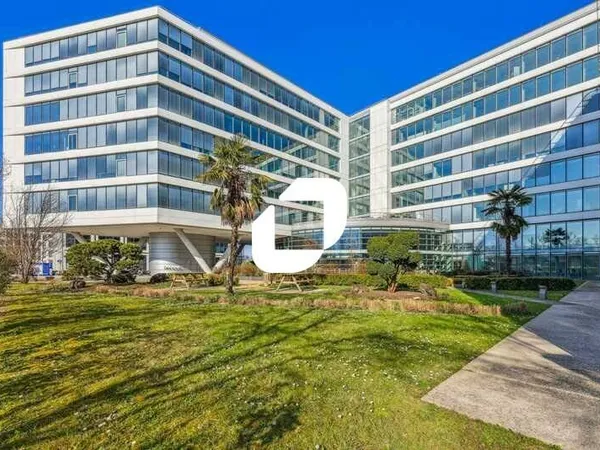 Bureaux 628 m² 
