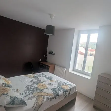 Chambre disponible pour étudiante, stagiaire ou jeune actif 