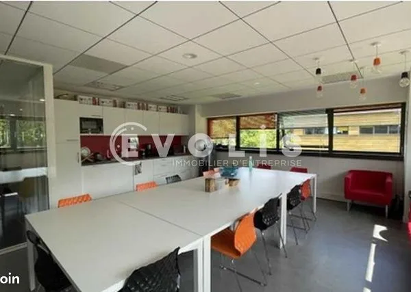 Bureau 204 m² 