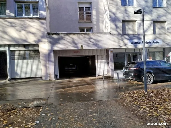 LOUE PLACE de parking individuelle université Jean Monnet faculté 6 rue Tréfilerie parking 